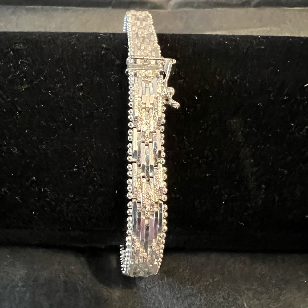 Beautiful sterling matching bracelet and necklace